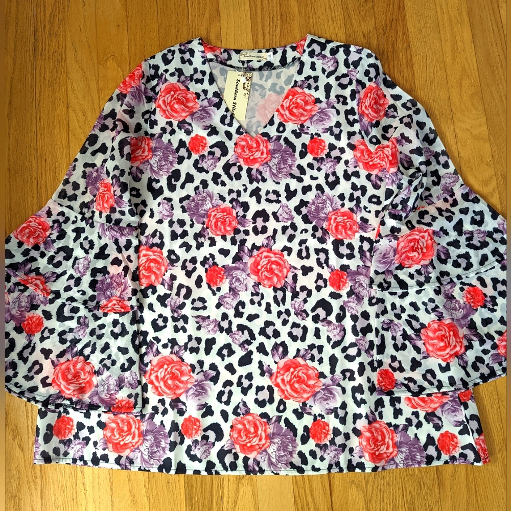 *NWT* Southern Stitch Tiered Bell Sleeve Blouse Rose and Animal Print Size XL